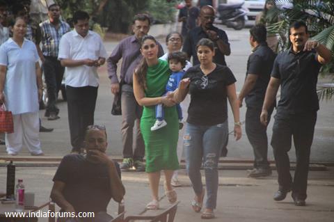 Taimur accompanies mom Kareena Kapoor on her sets