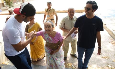 Varun Dhawan with David Dhawan to Vote