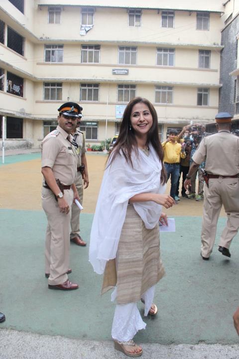 Urmila Matondkar was spotted outside polling centre