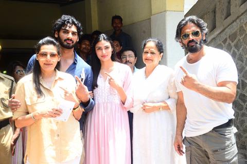 Suniel Shetty and his family were spotted outside polling centre