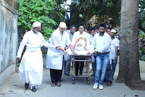 Dinyar Contractor funeral picture