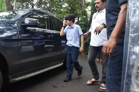 suzanne khan with sons at j om prakash funeral