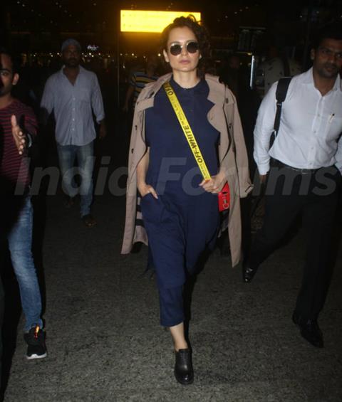 Kareena Kapoor Khan: Kareena Kapoor Khan's latest Indian airport look isn't  just all things chic but looks comfortable too! - Misskyra.com