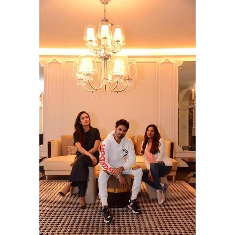 shahid with mira and gauri