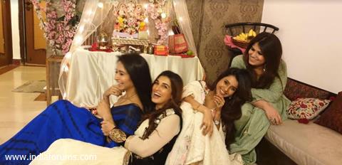 Pranitaa Pandit and Shiny doshi with friends