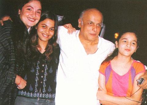 pooja with father and step-sisters alia and shaheen