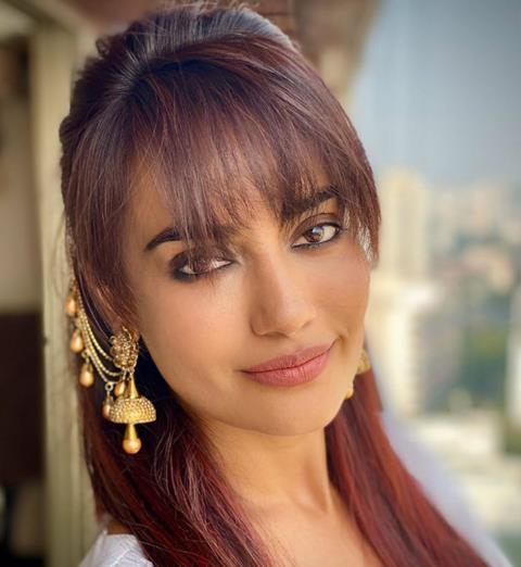 Update more than 157 surbhi jyoti earrings super hot