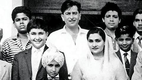 unseen pics Kapoor family Rishi Kapoor