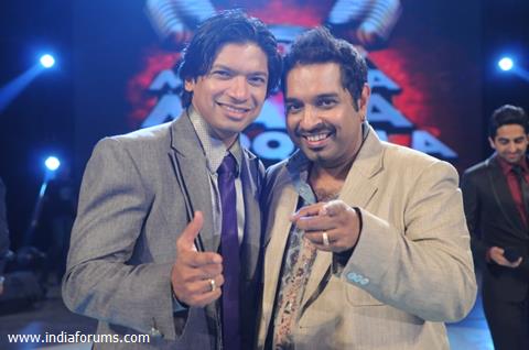 Shaan and Shankar in tv show Amul Music ka Maha Muqqabla