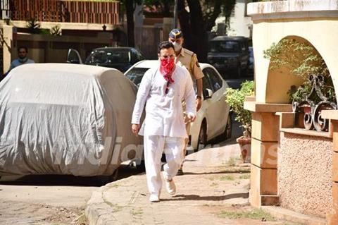 Saif Ali Khan Kareena Kapoor Khan hospital