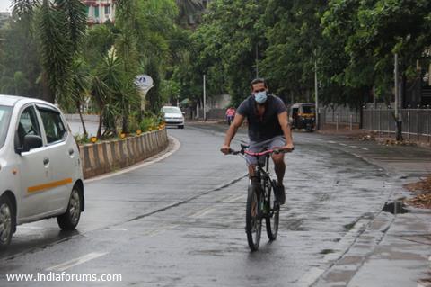 Dino Morea spotted cycling in Bandra