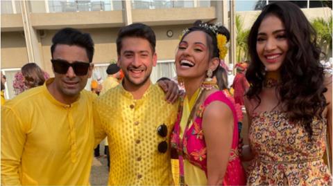 Gurpreet with other cast members of 'DHTH'