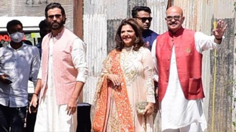 Hrithik Roshan, Pinky and Rakesh Roshan