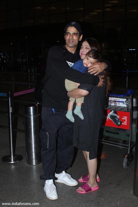 Mohit Malik spotted his wife Addite Shirwaikar Malik and his son at the airport