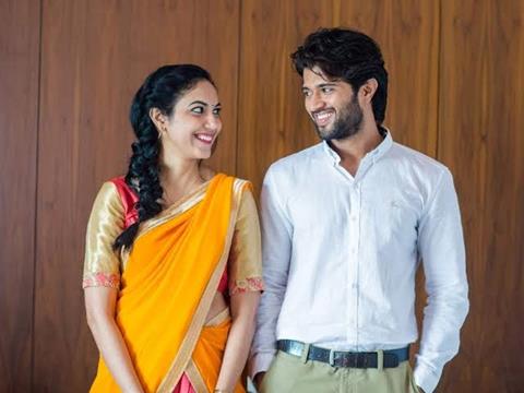 Vijay Deverakonda's still from Pelli Choopulu