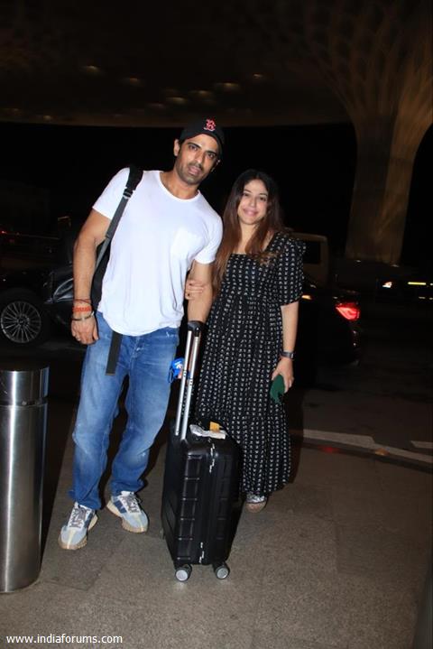 Mohit Malik spotted with wife Addite Malik at the Mumbai airport