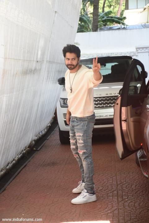 Varun Dhawan spotted at Anand Pandit's office in Juhu