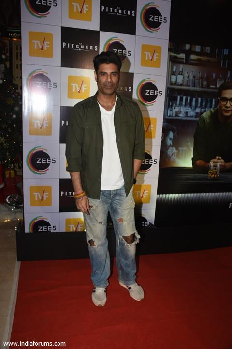  Sikandar Kher grace the screening of Pitchers 2