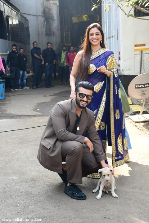 Arjun Kapoor and Tabu snapped promoting their upcoming film Kuttey on the sets of Indian Idol 13