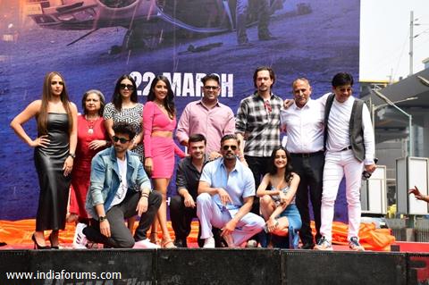 Suniel Shetty, Esha Deol, Karanvir Sharma, Vikram Sinha and others celebs snapped at the trailer launch of Hunter Tootega Nahi Todega 