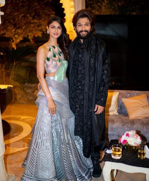 On Winning Best Actor For Pushpa: The Rise, Allu Arjun And Sneha Reddy's  Regal Ethnic Wear Is Traditional Celebrity Style Done Majestically For  National Awards 2023