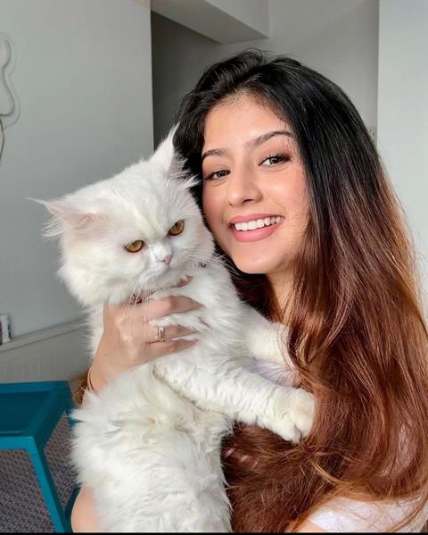 Arshifa Khan and her cat Oreo