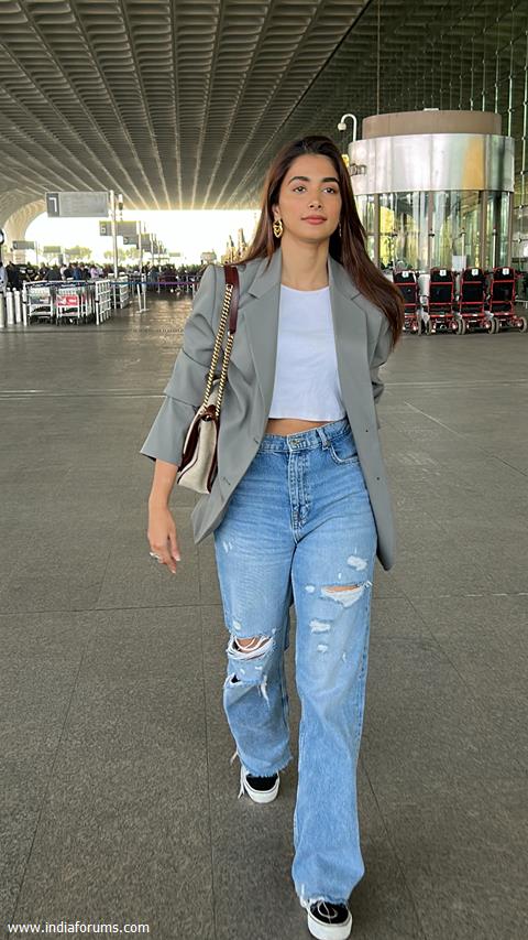 Pooja Hegde snapped at the Mumbai airport 