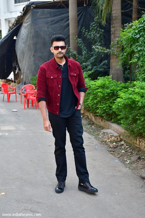 Varun Tej  Konidela snapped promoting upcoming film Operation Valentine on the set of Indian Idol