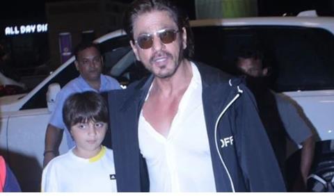 Shah Rukh Khan and son AbRam pose for paps; fans can't stop gushing over the father-son duo- PICS