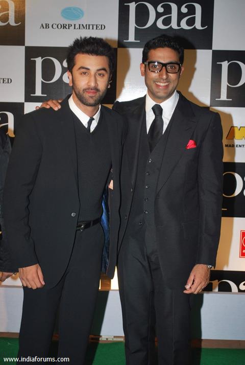 Bollywood actors Ranbir Kapoor and Abhishek Bachchan at the premiere of film &quot;Paa&quot;