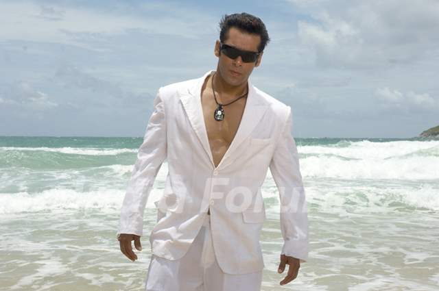 Sexy Salman in White Media