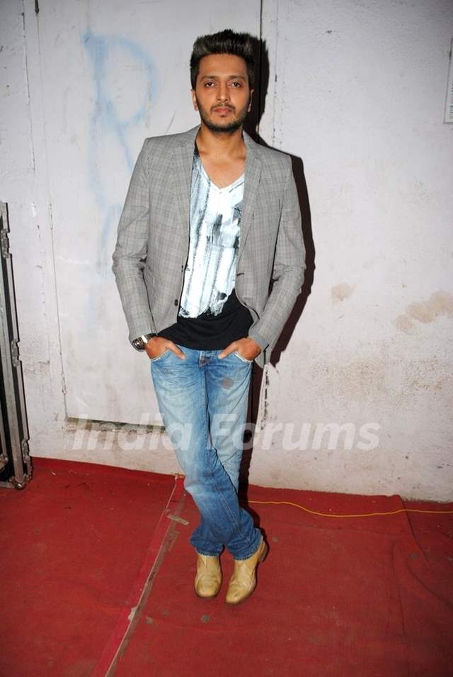 F.A.L.T.U movie actor Ritesh Deshmukh on the sets of Jhalak Dikhla Jaa at Filmistan