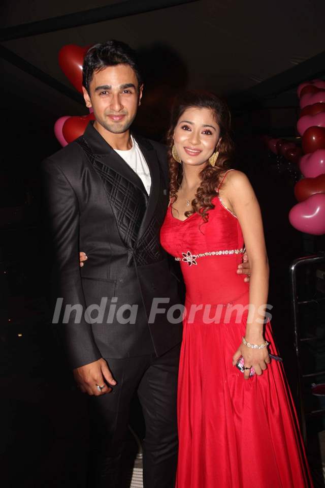 Sara Khan and Nishant Malkani pose for pictures at party of Ram Milaayi Jodi