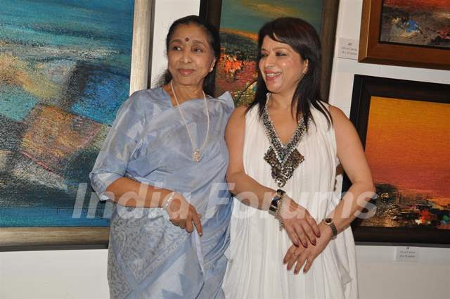 Asha Bhosle inaugration the painting Exbhition artist by Madhuri ...