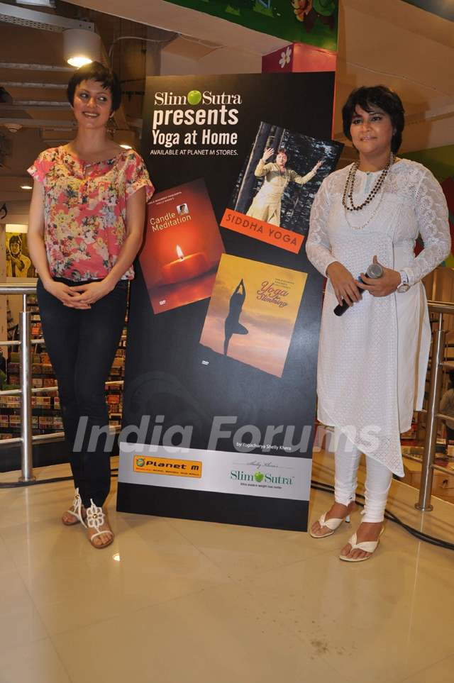 Shelly Khera of Slim Sutra with Yana Gupta launches 3 exclusive DVDs namely Siddha Yoga, Candle Meditation and Yoga for Slimming at Planet M