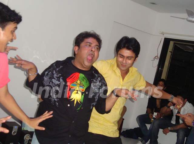 Ashiesh Roy and Shoaib Ibrahim at Abhishek Sharma Birthday Bash Media