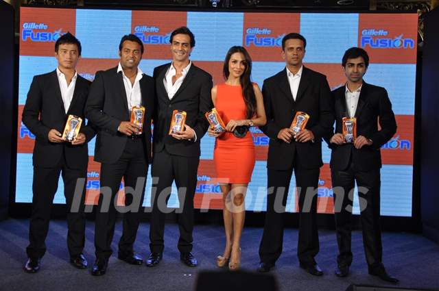 Malaika Arora Khan, Arjun Rampal, Baichung Bhutia and Rahul Dravid at  launch of 'Gillette Fusion'