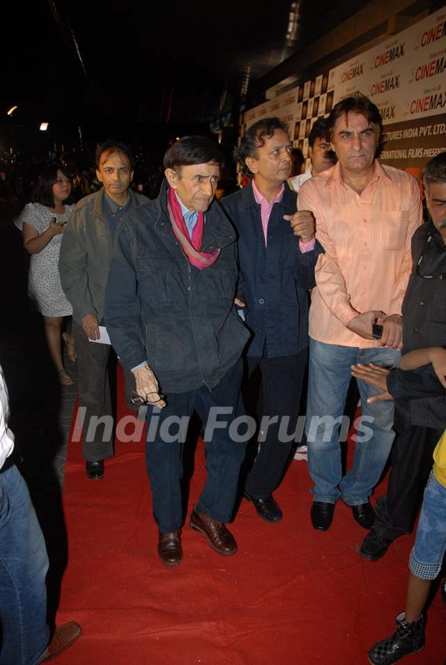 Dev Anand at Premiere of film 'Chargesheet' in Cinemax