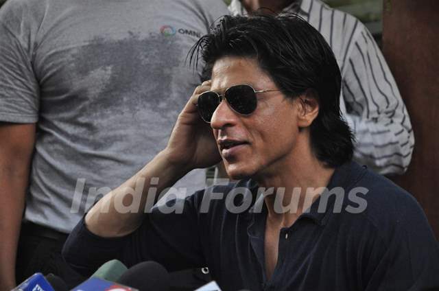 Shah Rukh Khan celebrates his 46th.Birthday with media at his bungalow Mannat