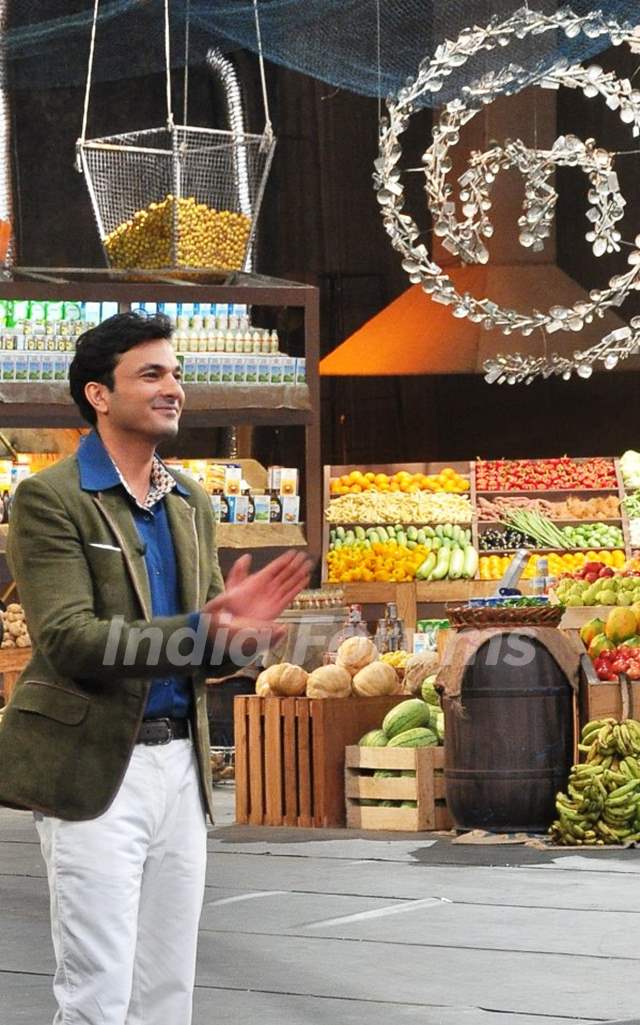 Chef Vikas Khanna Masterchef India 2 Photo