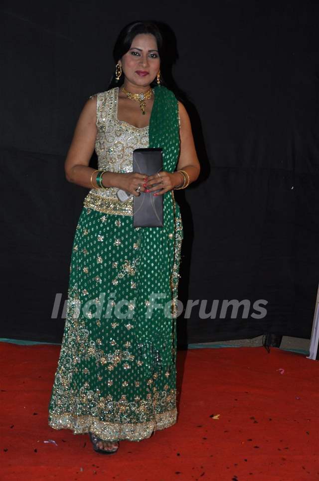 Utkarsha Naik at Red Carpet of Golden Petal Awards By Colors in Filmcity, Mumbai