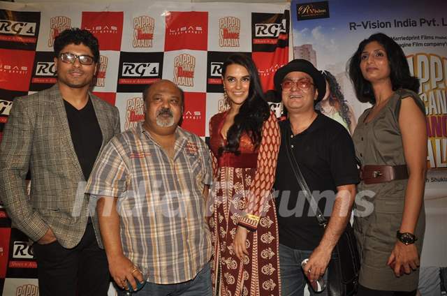 Saurabh Shukla with Vinay and Neha promote their film 'Pappu Can't Dance Saala' at Riyaj Ganji Libas