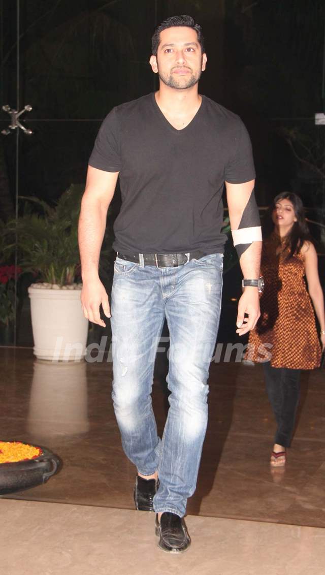 Aftab Shivdasani at Farah Khan's House Warming Party