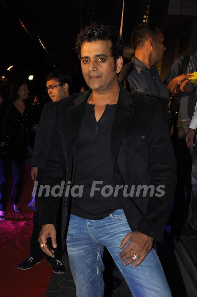 Ravi Kissen at Premiere of film "Chaalis Chauraasi" in Cinemax, Mumbai