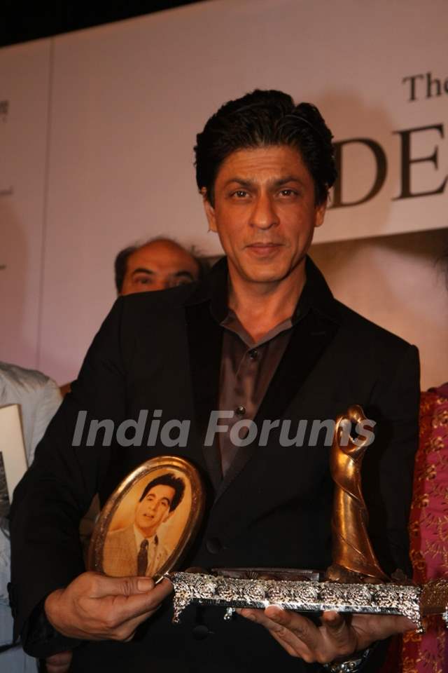 Shah Rukh Khan at Launch of Devdas dialogue book at Mehboob Studios in Bandra, Mumbai