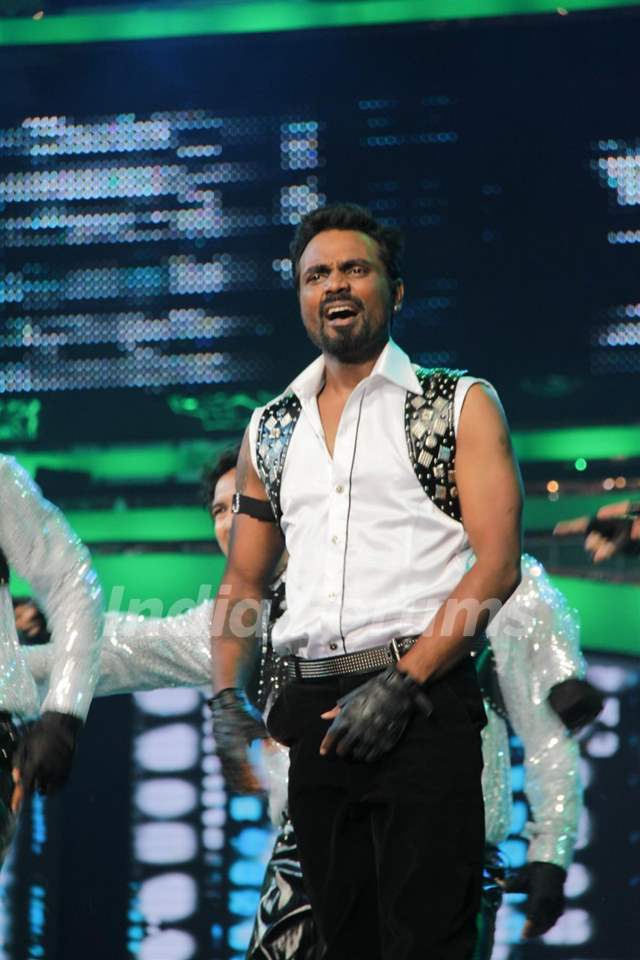 Remo Dsouza at Dance India Dance Season 3 Grand Finale in Mumbai