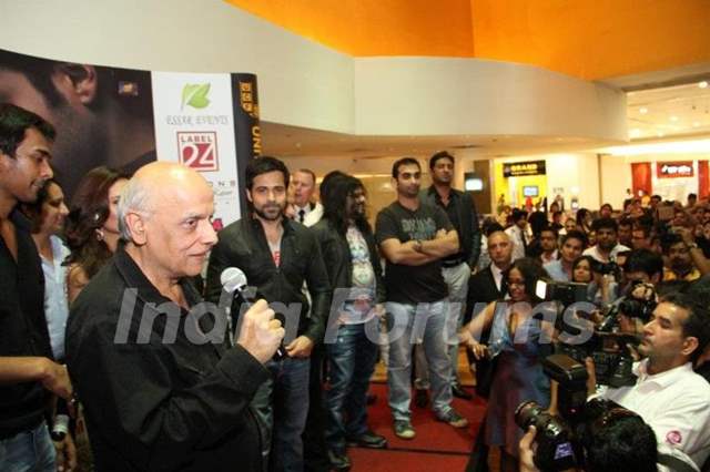 The team of Jannat 2 at the premiere of Jannat 2 at Diera City Centre Dubai