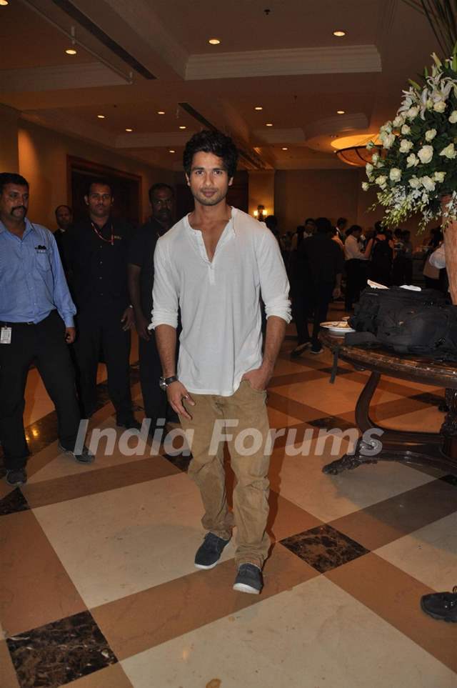 Shahid Kapoor At Iifa Awards 2012 Photo