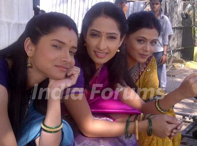 Ankita Lokhande, Priya Marathe and Prarthana Behere During Shooting For Pavitra Rishta