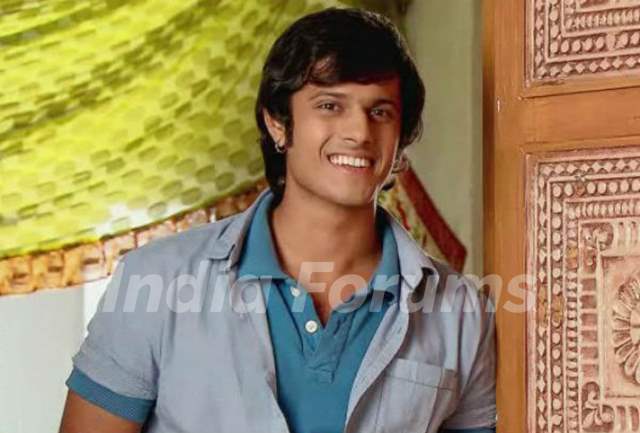 Neil Bhatt as Kesar